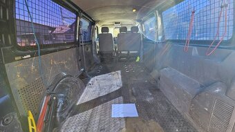 VW Transporter 2,5Tdi 96KW - 6