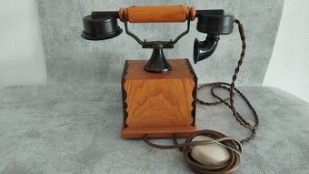 Starý telefon Tesla k dekoraci. - 6