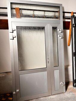 DVOJE VELIKÉ VCHODOVÉ HLINÍKOVÉ DVEŘE 150x260-PLZEŇ - 6