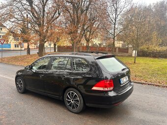 Volkswagen Golf - 6