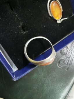 Stříbrný set s jantarem. - 6