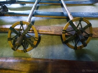 Prodám staré lyže a sáně - 6