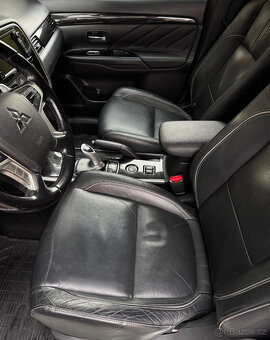 Mitsubishi Outlander 2.0 4WD Plug-In Hybrid - 6