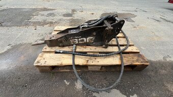 Prodám hydraulické kladivo JCB pro 2 - tunové rýpadla 19C - 6