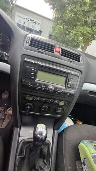 Skoda octavia II 1.6 mpi - 6