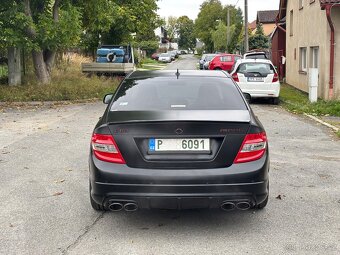 Mercedes Benz C63 AMG - 6