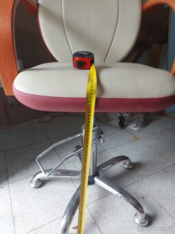 PRODÁME  kadeřncké  křeslo - 6