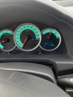 Toyota corolla Verso 2.2 d4d - 6