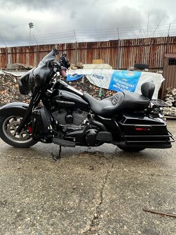 Harley Davidson FLH Electra Glide - 6