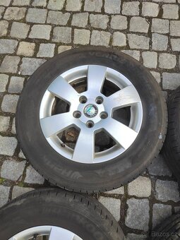 Prodám orig alu 15 škoda Octavia 2 5x112 ET 47 letní pneu - 6