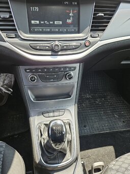 Opel Astra Sports Tourer - 6