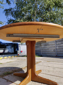 Dřevený kulatý stůl a 4 kvalitní židle - rozkládací stůl - 6