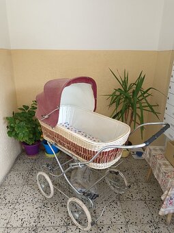 Prodám retro houpací kočárek - 6