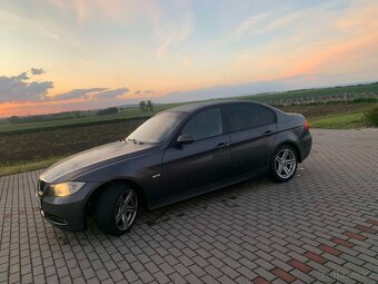 BMW e90 318d 90kw - 6