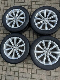 ORIGINÁL Alu Volkswagen London R17, 5x112 - TOP, LETNÍ, TPMS - 6
