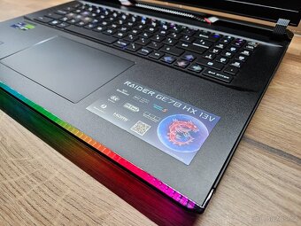 17,3" 240HZ_MSI RAIDER GE78HX_i9-13980HX_16GB_RTX 4070 8GB - 6