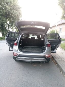 Prodám Hyundai Santa Fe 2.2 CRDI 4x4 - 2019, automat - 6