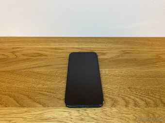 Apple iPhone 12 128GB Black - baterie 82% - 6