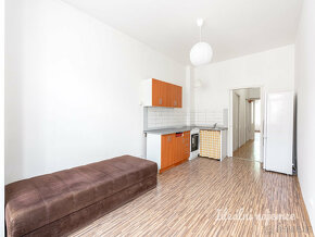 Pronájem bytu 2+kk, Jaromírova, Nusle,   39 m2 - 6