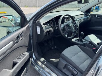 Škoda Superb 2.0 TDI 125kW / Keyless / Vyhř. sklo + sedačky/ - 6
