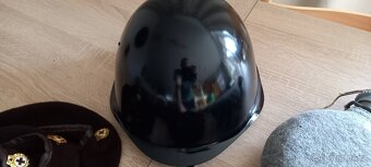 Staré vojenské zdravotnické věci helma čutora... - 6