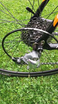 Zachovalé málo používané silniční kolo Rock Machine RaceRide - 6