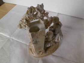 Krásné staré sousoší, zn. Pompadour. - 6