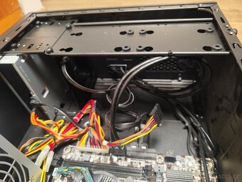 Skříň stolní pc Fractal Design CORE 1100 - 6