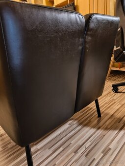 Černé kožené křeslo IKEA Ekerö - 6