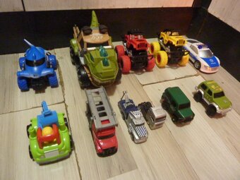 HRAČKY-NÁKLADNÍ AUTA,JEŘÁBY,BAGRY,MÍCHAČKY AUTODR. - 6