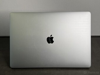 MacBook Pro 15'' 2017 / i7 / 16GB / 512GB SSD / Silver - D - 6