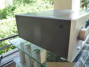 Špičkový integrovaný zesilovač Accuphase E-406V - 6