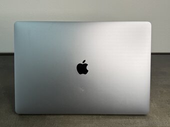 MacBook Pro 16'' 2019 i7 / 16GB / 512GB SSD / Space Gray - 6