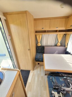 Obytný přívěs-karavan Hobby 400 deluxe Easy s pojezdem. - 6