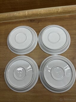 Pivní tácky set 4 kusu- kus 100,- Kč - 6