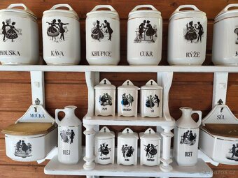 Polička v retro stylu - 6