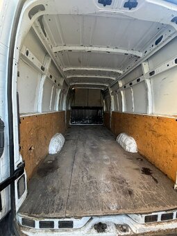 Renault Master 2.3 dCi, r.v. 11/2018 – se spaním
- 6