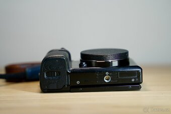 Sony α6000 (~15k závěrka) - 6