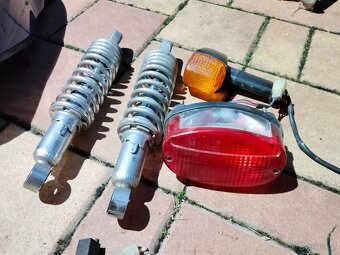 Náhradní díly na Kawasaki ER 5 - 6