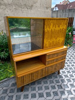 Sekretář, vitrína Jitona - Landsman a Nepožitek - 60. léta - 6