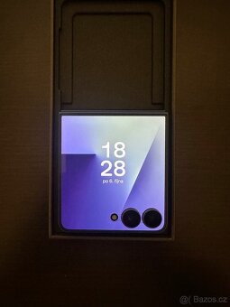 Samsung Galaxy Z Flip 7 – Modrý, 256 GB - 6