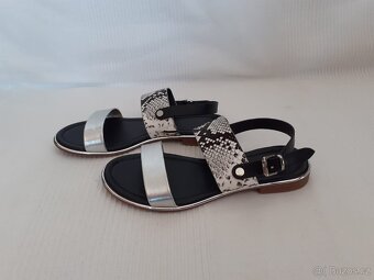 Prodám dámské sandály vel. 38 stélka 23,8 - 6