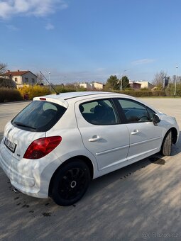 Peugeot 207, 1.6 68kw, rok 2011 - 6
