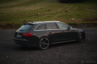 Audi RS4 Avant, V8 - 6