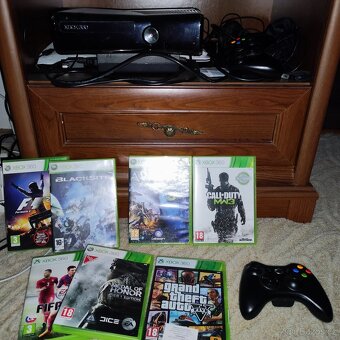 Herní konzole Xbox 360 Slim 7 her 250gb HDD + 2 ovladače a - 6