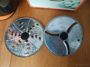 Ruční universální kráječ, strouhač UNIS. Retro. - 6