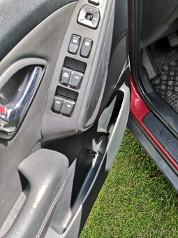 Hyundai ix35 4x4 nafta - 6