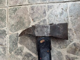 Stará hasičská sekera značená - 6