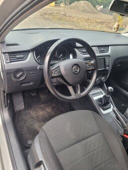 Octavia  1.6 NM rv 2018 - 6