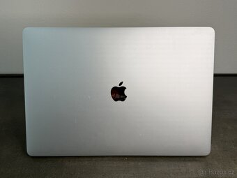 MacBook Pro 16'' 2019 / i7 / 16GB / 512GB SSD / Silver - D - 6